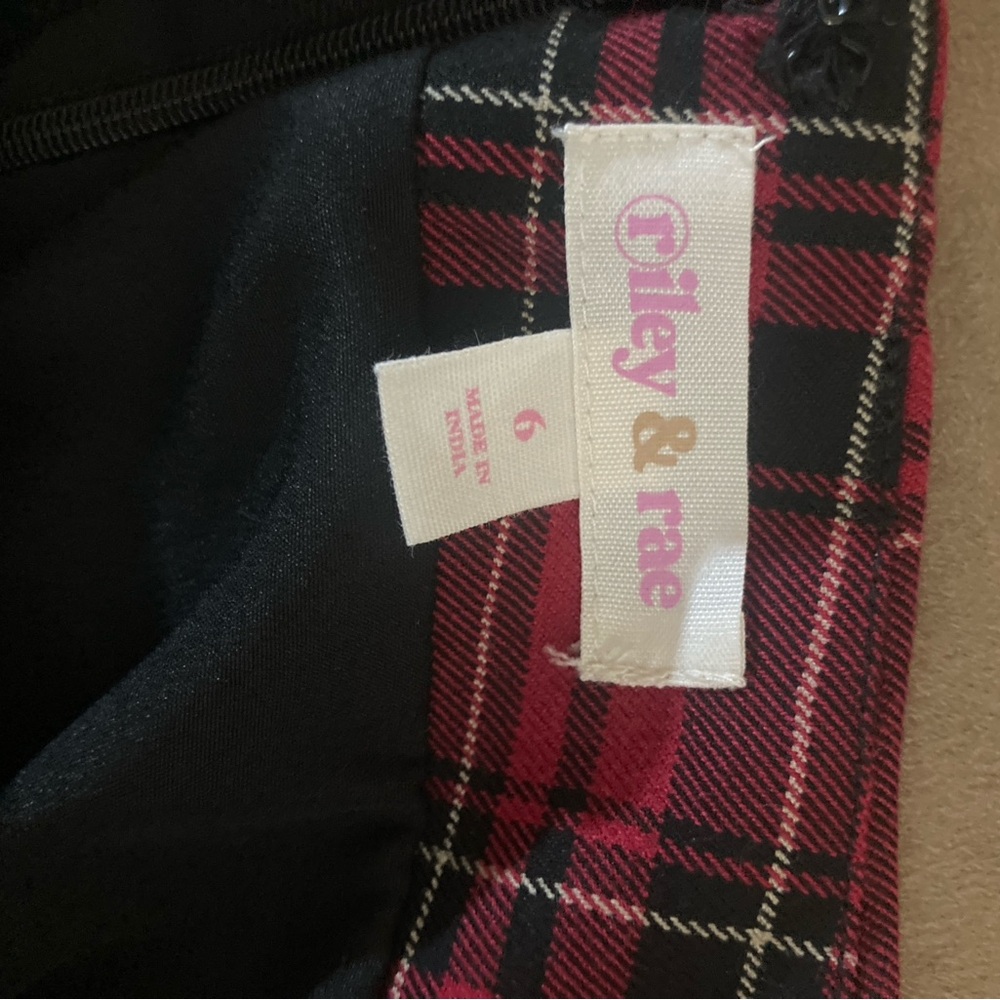Riley & Rae Skirt - Picture 2 of 3